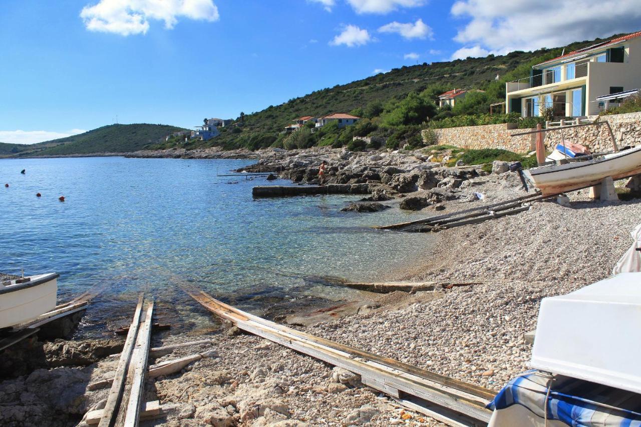 Apartments By The Sea Milna, Vis - 8895 Rukavac  Bagian luar foto