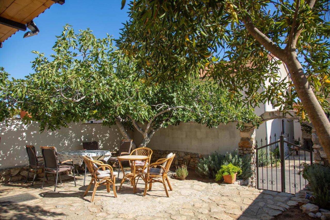 Apartments By The Sea Milna, Vis - 8895 Rukavac  Bagian luar foto