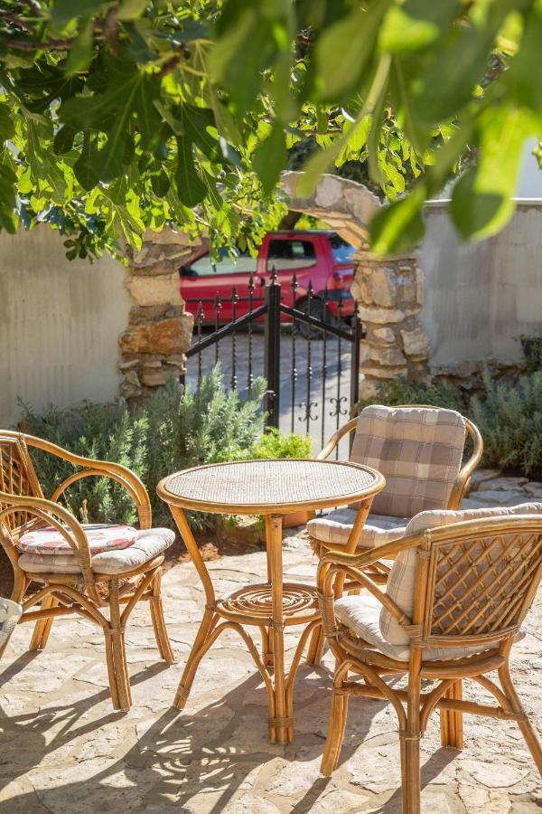 Apartments By The Sea Milna, Vis - 8895 Rukavac  Bagian luar foto