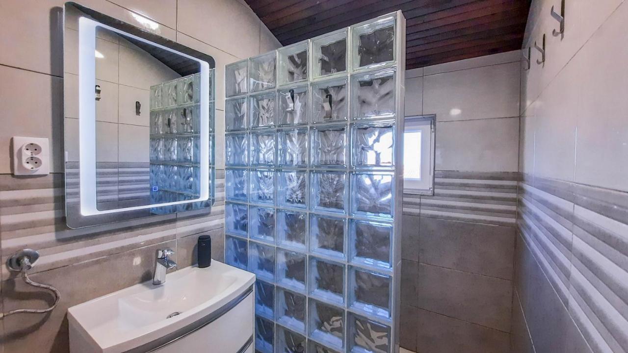 Apartments By The Sea Milna, Vis - 8895 Rukavac  Bagian luar foto