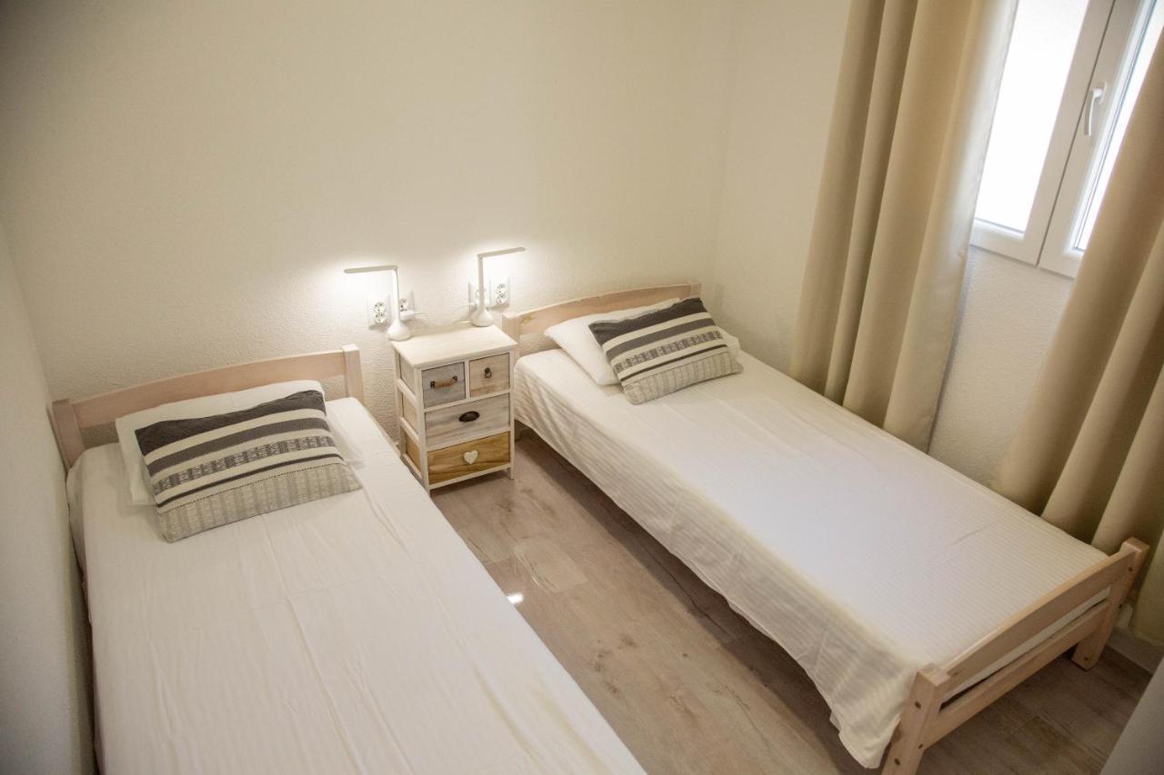 Apartments By The Sea Milna, Vis - 8895 Rukavac  Bagian luar foto