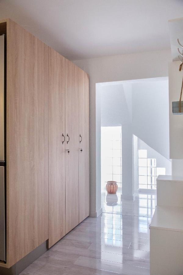Apartments By The Sea Milna, Vis - 8895 Rukavac  Bagian luar foto
